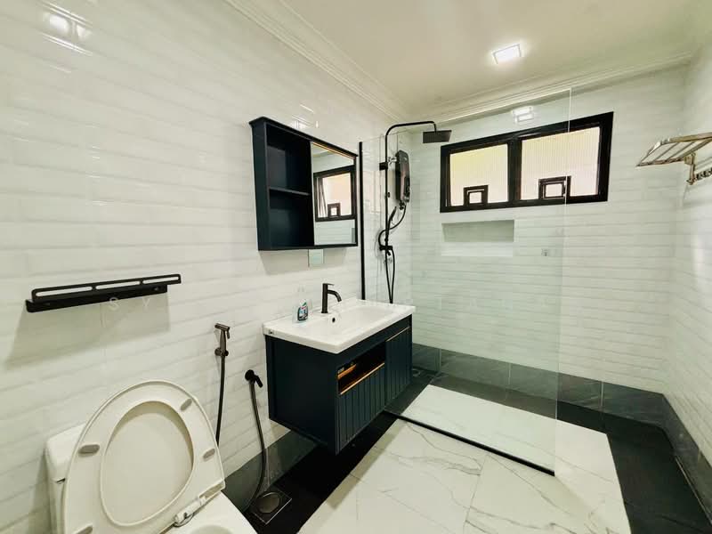 Kondominium untuk Dijual di Sri Alam Condominium - Syukor Hartanah - Bathroom - PropertyGuru.com.my