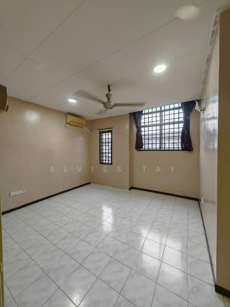 Rumah Teres 2 Tingkat untuk Dijual di Bandar Seri Alam (Masai) - Alviss Tay - Living Room - PropertyGuru.com.my