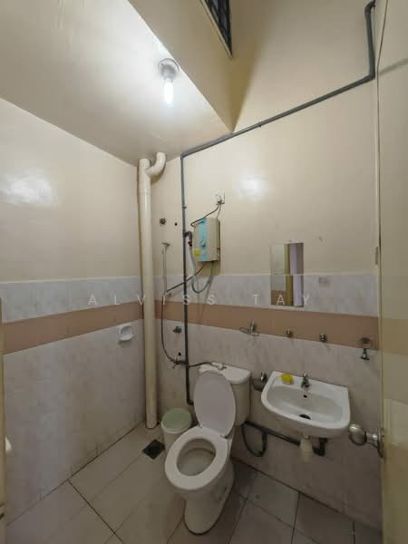 Rumah Teres 2 Tingkat untuk Dijual di Bandar Seri Alam (Masai) - Alviss Tay - Bathroom - PropertyGuru.com.my