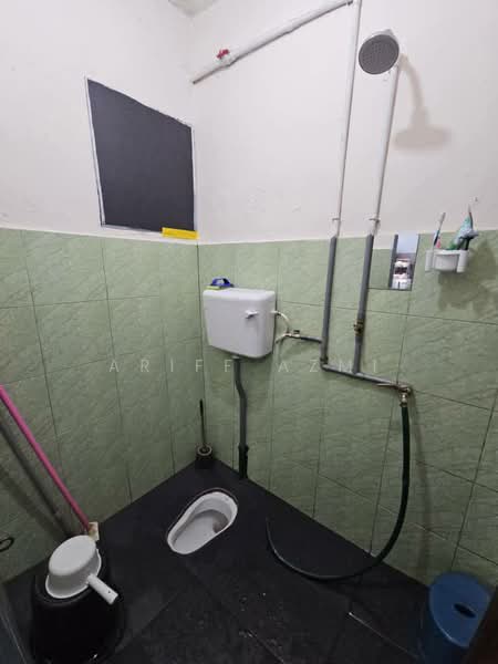 Rumah Teres 2 Tingkat untuk Dijual di Taman Desa Jaya (Johor Bahru) - Ariff Azmi - Bathroom - PropertyGuru.com.my