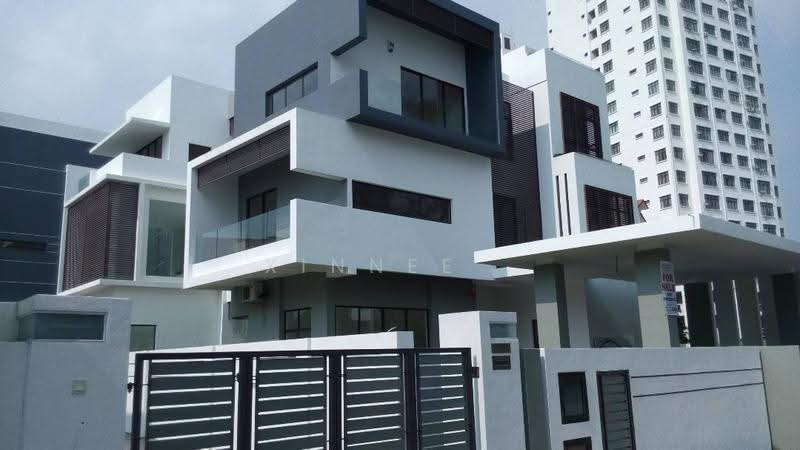 Bungalow House for Sale in Taman Scotland (George Town) - Xinnee . - Exterior - PropertyGuru.com.my