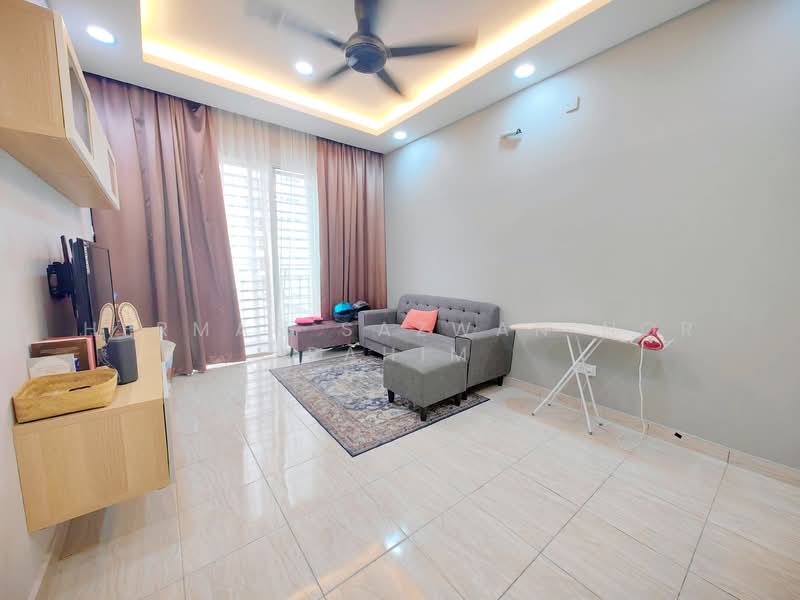 Pangsapuri untuk Dijual di Blok A & B, Pangsapuri Putra Impian - Herman Sazwan Nor Rahim - Living Room - PropertyGuru.com.my