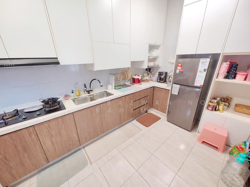 Pangsapuri untuk Dijual di Blok A & B, Pangsapuri Putra Impian - Herman Sazwan Nor Rahim - Kitchen - PropertyGuru.com.my
