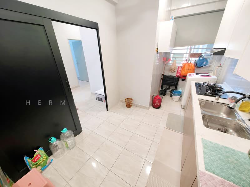 Pangsapuri untuk Dijual di Blok A & B, Pangsapuri Putra Impian - Herman Sazwan Nor Rahim - Kitchen - PropertyGuru.com.my