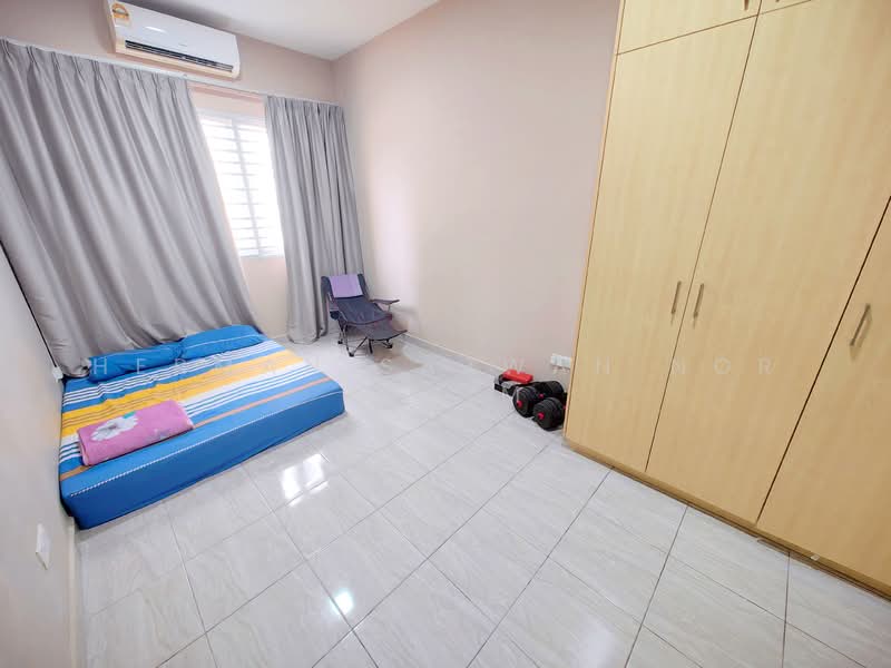 Pangsapuri untuk Dijual di Blok A & B, Pangsapuri Putra Impian - Herman Sazwan Nor Rahim - Bedroom - PropertyGuru.com.my