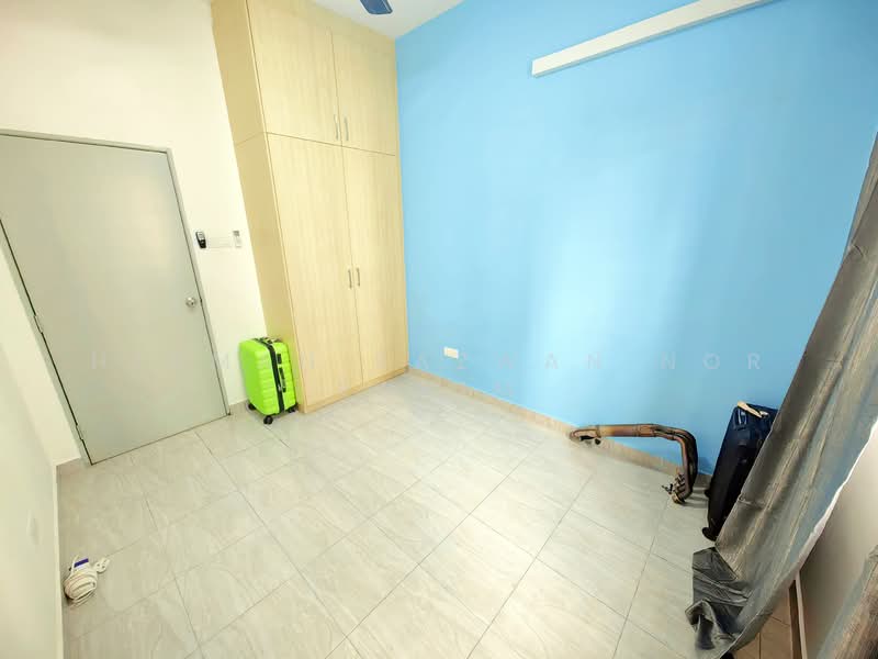 Pangsapuri untuk Dijual di Blok A & B, Pangsapuri Putra Impian - Herman Sazwan Nor Rahim - Bedroom - PropertyGuru.com.my
