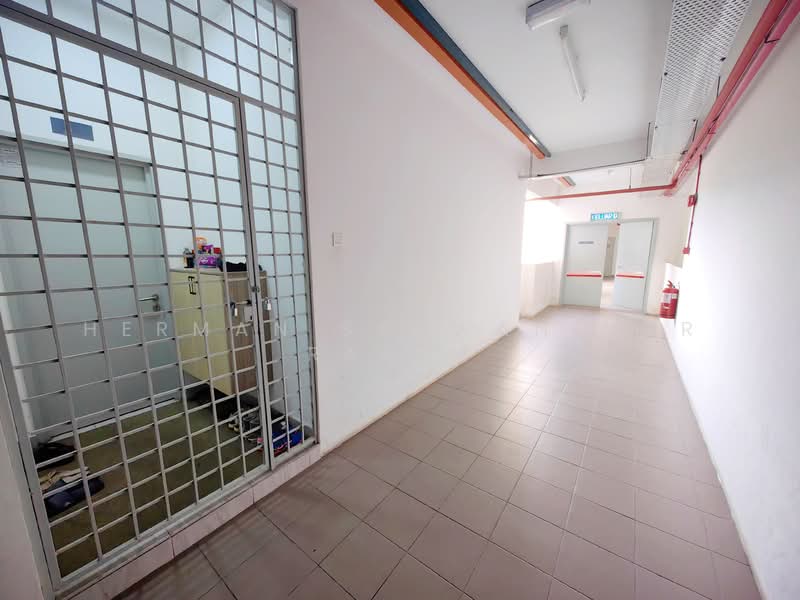 Pangsapuri untuk Dijual di Blok A & B, Pangsapuri Putra Impian - Herman Sazwan Nor Rahim - Corridor - PropertyGuru.com.my