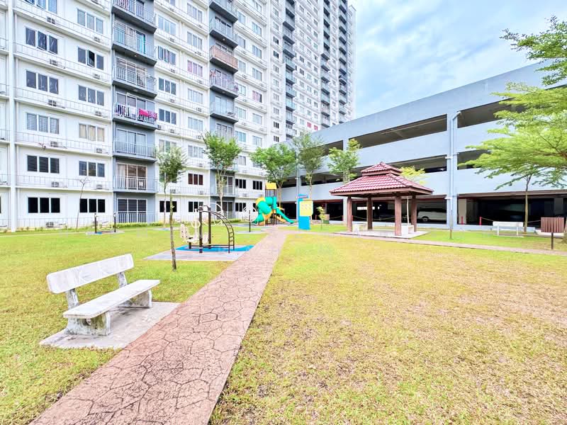 Pangsapuri untuk Dijual di Blok A & B, Pangsapuri Putra Impian - Herman Sazwan Nor Rahim - Playground - PropertyGuru.com.my