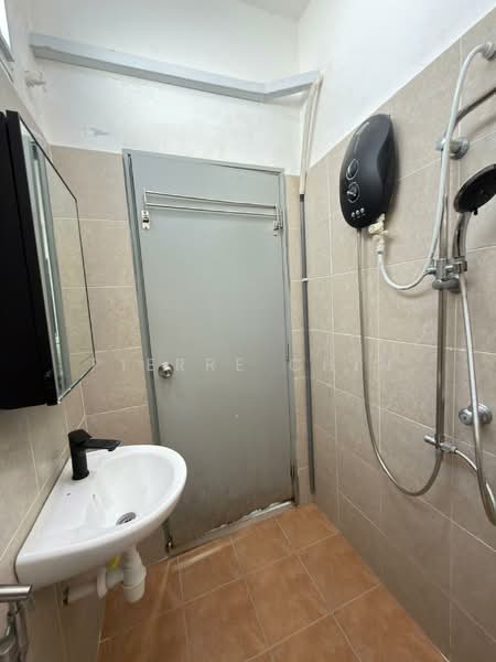 2.5-storey Terraced House for Rent in Iskandar Puteri (Nusajaya) (Johor) - Pierre Chin - Bathroom - PropertyGuru.com.my