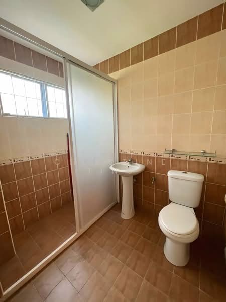 Semi-Detached House for Sale in Taman Sri Jelok (Kajang) - Celestine Ting - Bathroom - PropertyGuru.com.my