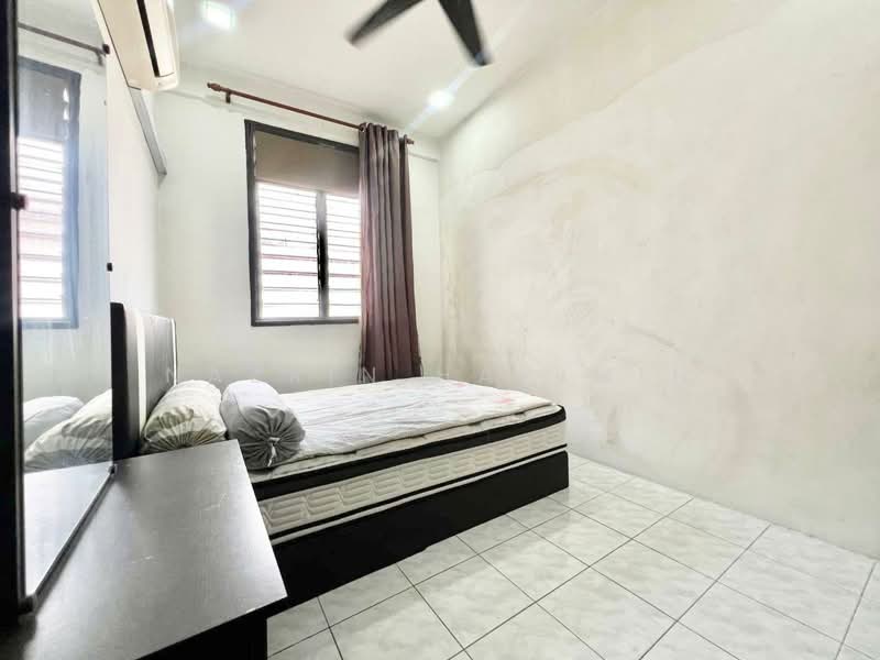 Rumah Teres 2 Tingkat untuk Dijual di Bandar Saujana Putra (Tanjong Duabelas) - Nazrin Hakimin - PropertyGuru.com.my