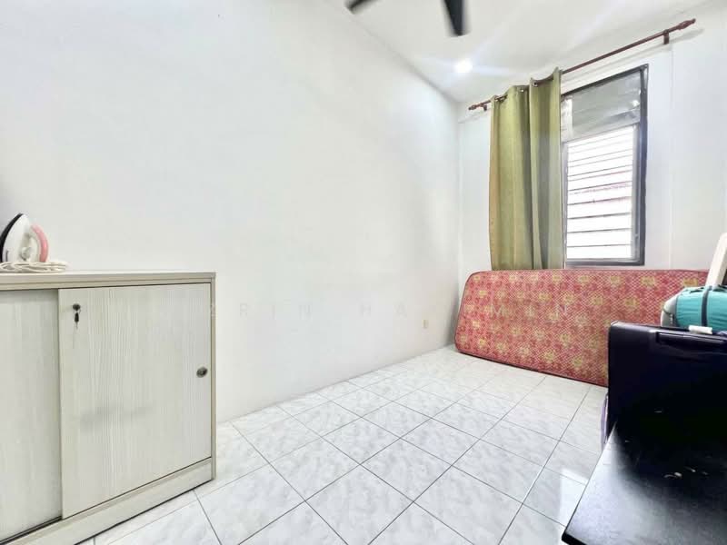 Rumah Teres 2 Tingkat untuk Dijual di Bandar Saujana Putra (Tanjong Duabelas) - Nazrin Hakimin - PropertyGuru.com.my