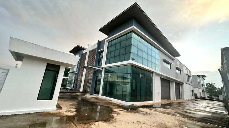 Semi-D Factory for Rent in Taman Perindustrian Murni Senai (Senai) - Darren Chua - Exterior - PropertyGuru.com.my