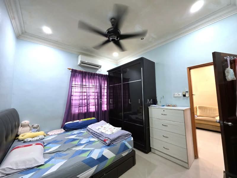 1-storey Terraced House for Sale in Taman Johor Jaya (Johor Bahru) - Karl Lim - Bedroom - PropertyGuru.com.my