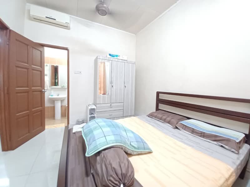 1-storey Terraced House for Sale in Bukit Raja (Selangor) - Nic Lai - Bedroom - PropertyGuru.com.my