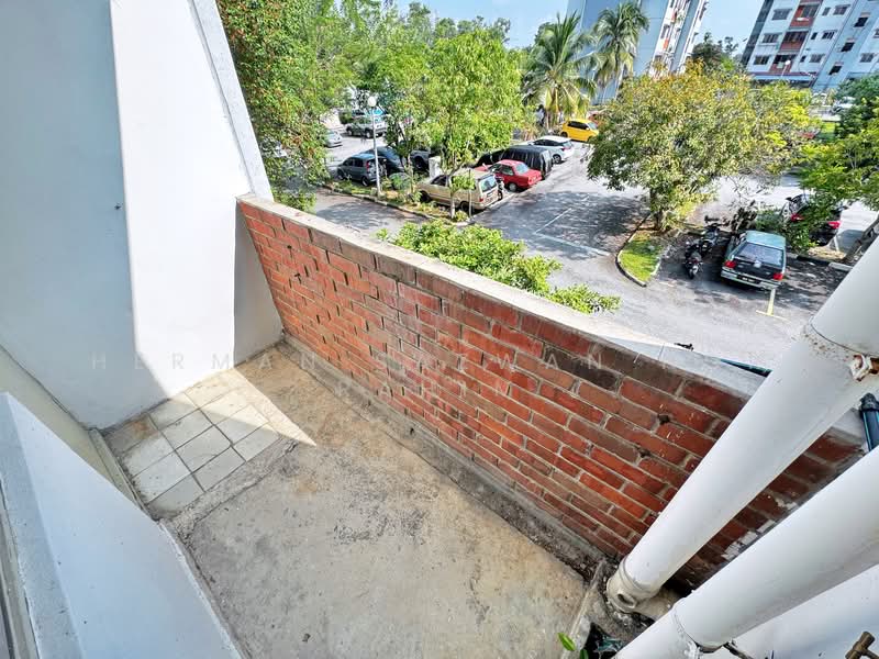 Flat for Sale at PKNS Seksyen 4 Bandar Baru Bangi - Herman Sazwan Nor Rahim - Balcony - PropertyGuru.com.my