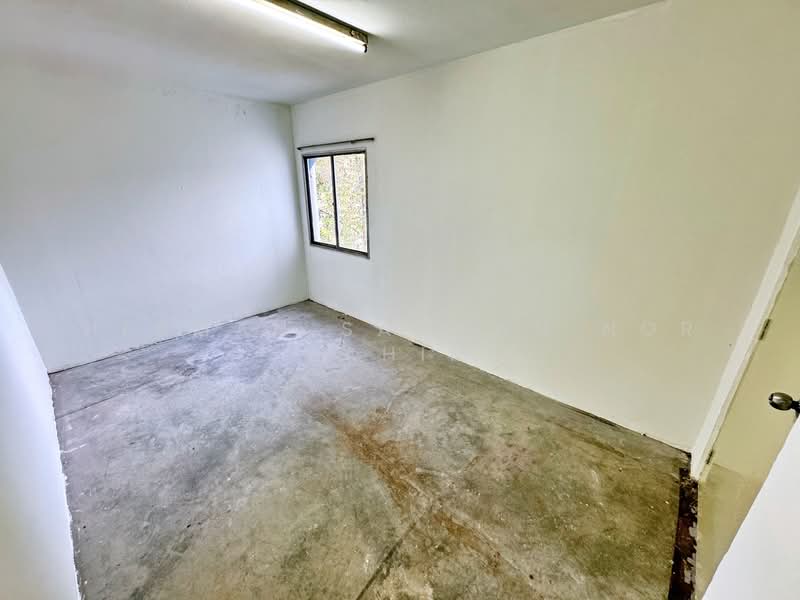 Flat for Sale at PKNS Seksyen 4 Bandar Baru Bangi - Herman Sazwan Nor Rahim - Bedroom - PropertyGuru.com.my
