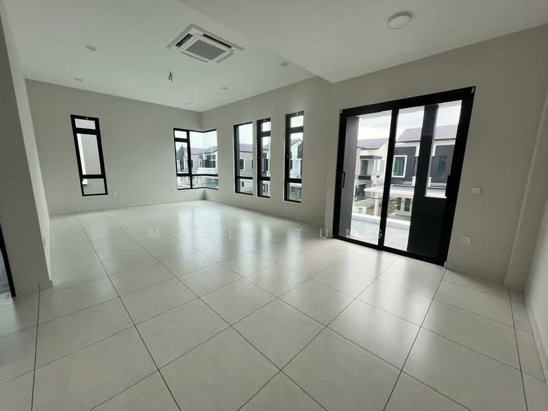 Rumah Berkembar untuk Dijual di Ujong Pasir (Melaka) - Mable Tung - Living Room - PropertyGuru.com.my
