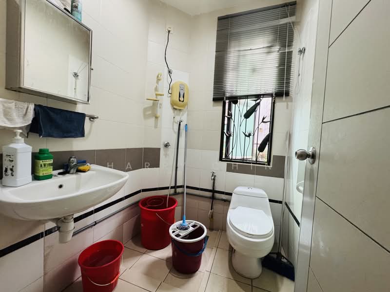 Semi-Detached House for Sale in Country Heights (Kajang) - Harry Chin - Bathroom - PropertyGuru.com.my