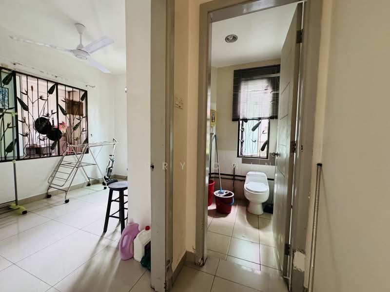 Semi-Detached House for Sale in Country Heights (Kajang) - Harry Chin - Bathroom - PropertyGuru.com.my