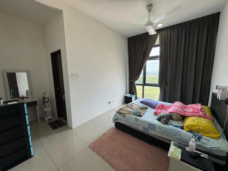 Service Residence for Sale at 8Scape Residence @ Sutera - Erness Tan - Bedroom - PropertyGuru.com.my