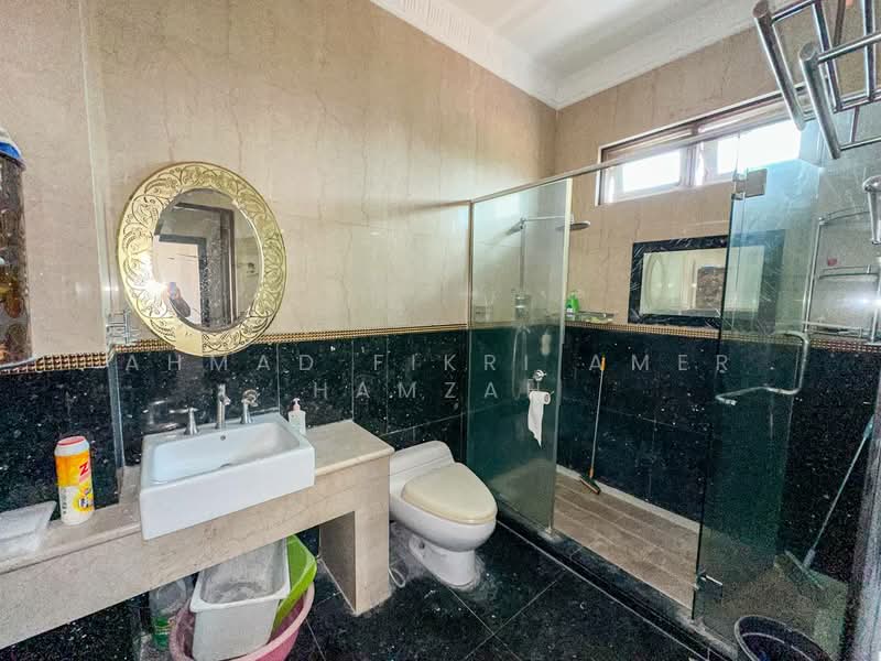 Rumah Banglo untuk Dijual di Taman Ampang Utama (Ampang) - Ahmad Fikri Amer Hamzah - Bathroom - PropertyGuru.com.my
