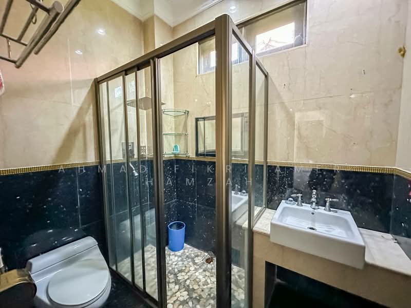 Rumah Banglo untuk Dijual di Taman Ampang Utama (Ampang) - Ahmad Fikri Amer Hamzah - Bathroom - PropertyGuru.com.my