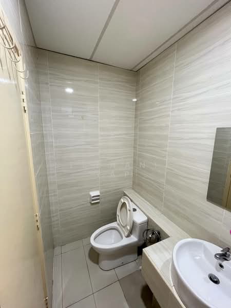 Service Residence for Rent at D'Summit Residences - Stephanie Yap - Bathroom - PropertyGuru.com.my