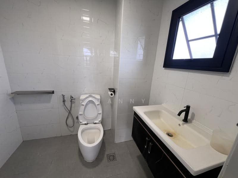 Condominium for Sale at Flora Green - Shanny Tan - Bathroom - PropertyGuru.com.my