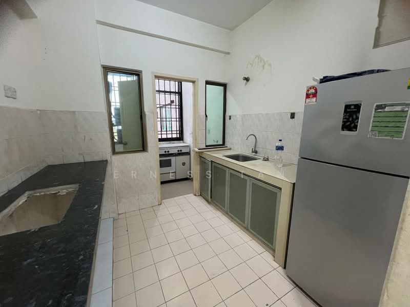 Servis Apartment untuk Dijual di Twin Danga Residence - Erness Tan - Kitchen - PropertyGuru.com.my