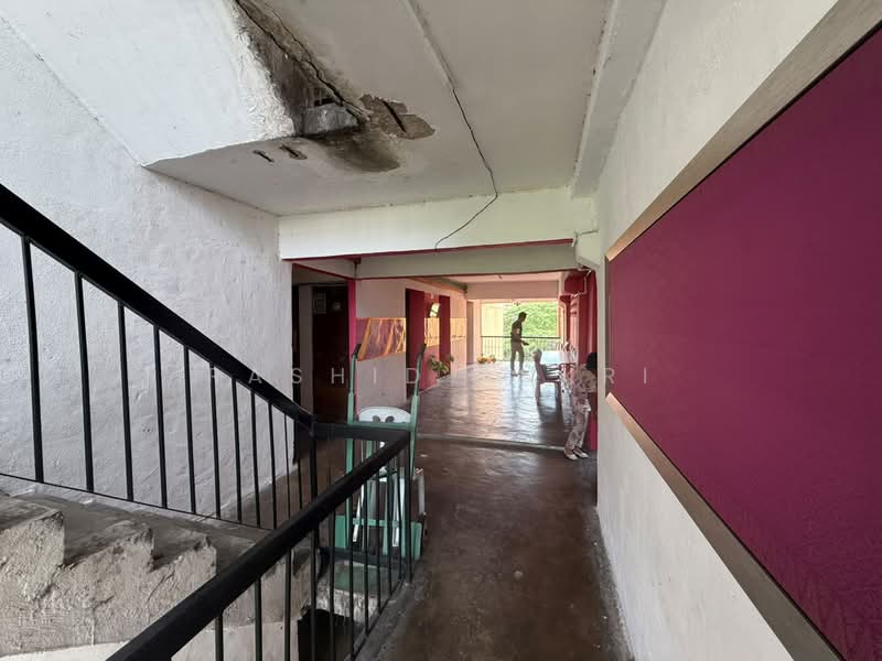 Rumah Flat untuk Dijual di Taman Batu Permai - Rashid Sukri - Corridor - PropertyGuru.com.my