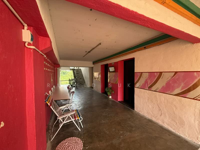 Rumah Flat untuk Dijual di Taman Batu Permai - Rashid Sukri - Corridor - PropertyGuru.com.my