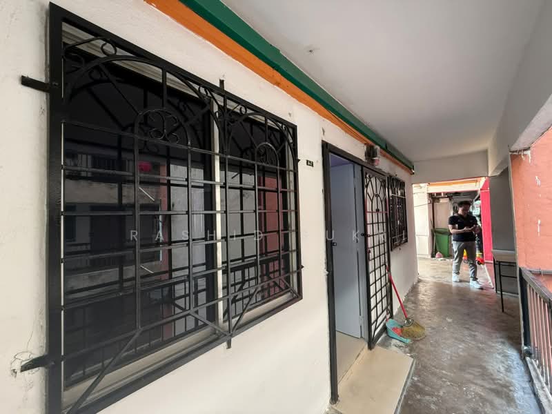 Rumah Flat untuk Dijual di Taman Batu Permai - Rashid Sukri - Exterior - PropertyGuru.com.my