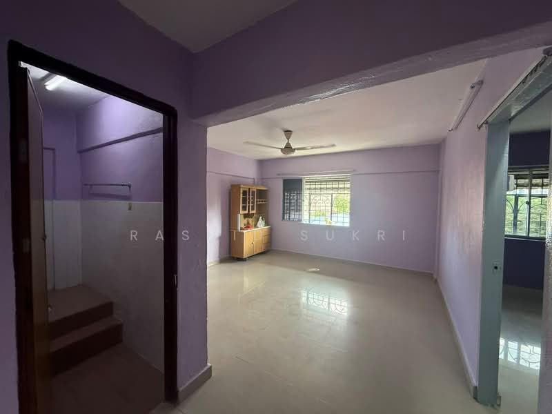 Rumah Flat untuk Dijual di Taman Batu Permai - Rashid Sukri - Interior - PropertyGuru.com.my