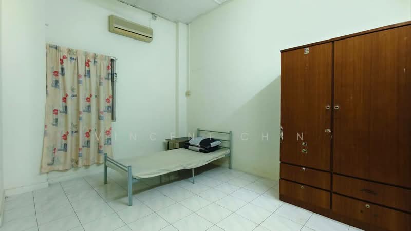 Rumah Teres 1 Tingkat untuk Disewa di Taman Canning (Ipoh) - Vincent Chin - Bedroom - PropertyGuru.com.my