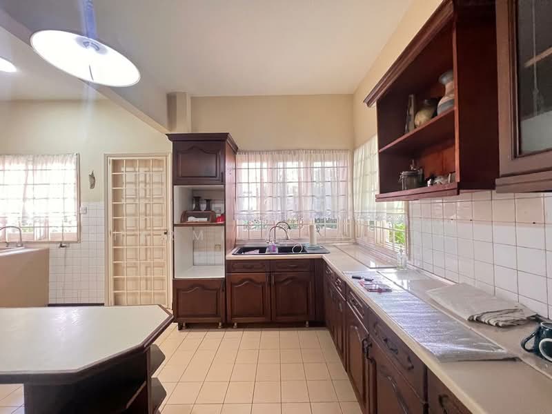 Rumah Banglo untuk Dijual di SS7 (Petaling Jaya) - Sharmila Taluar - Kitchen - PropertyGuru.com.my