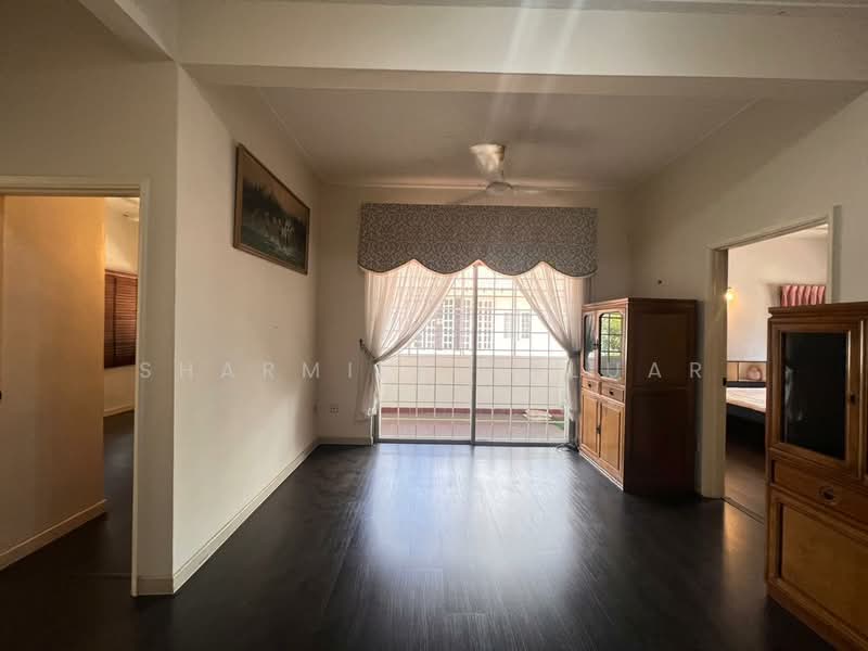 Rumah Banglo untuk Dijual di SS7 (Petaling Jaya) - Sharmila Taluar - Living Room - PropertyGuru.com.my