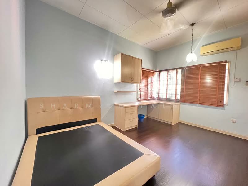 Rumah Banglo untuk Dijual di SS7 (Petaling Jaya) - Sharmila Taluar - Bedroom - PropertyGuru.com.my