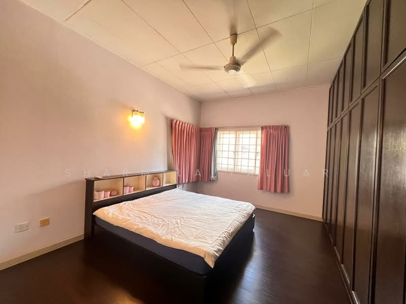 Rumah Banglo untuk Dijual di SS7 (Petaling Jaya) - Sharmila Taluar - Bedroom - PropertyGuru.com.my