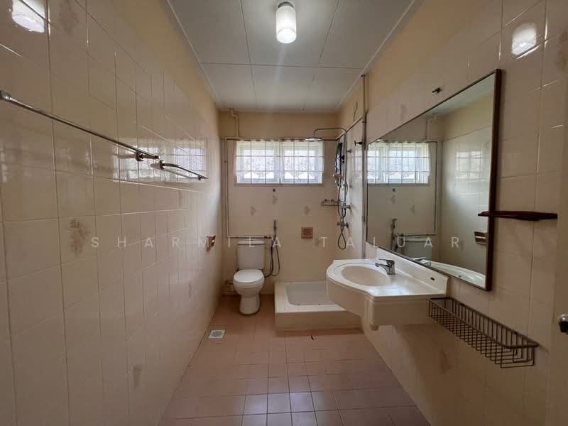 Rumah Banglo untuk Dijual di SS7 (Petaling Jaya) - Sharmila Taluar - Bathroom - PropertyGuru.com.my