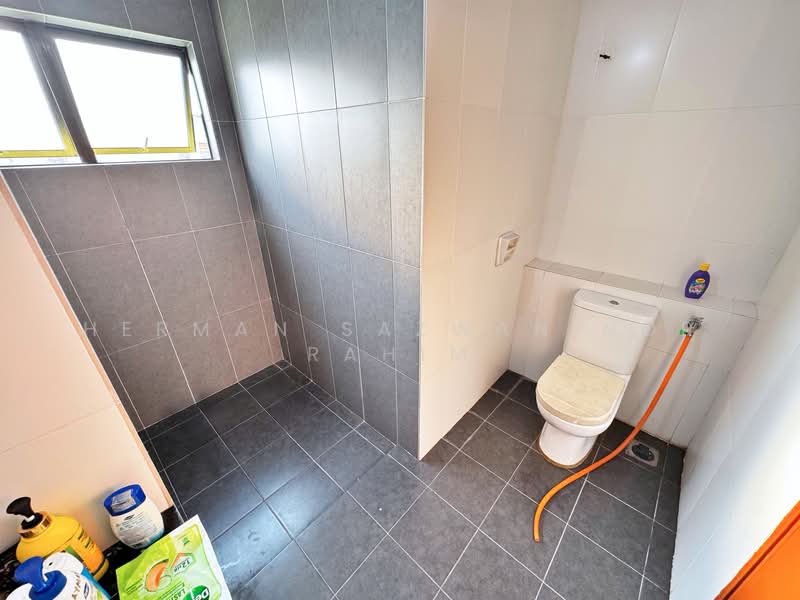 2-storey Terraced House for Sale in Taman Saujana KLIA (Sepang) - Herman Sazwan Nor Rahim - Bathroom - PropertyGuru.com.my