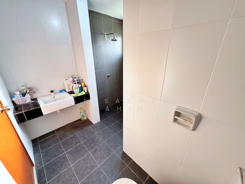 2-storey Terraced House for Sale in Taman Saujana KLIA (Sepang) - Herman Sazwan Nor Rahim - Bathroom - PropertyGuru.com.my