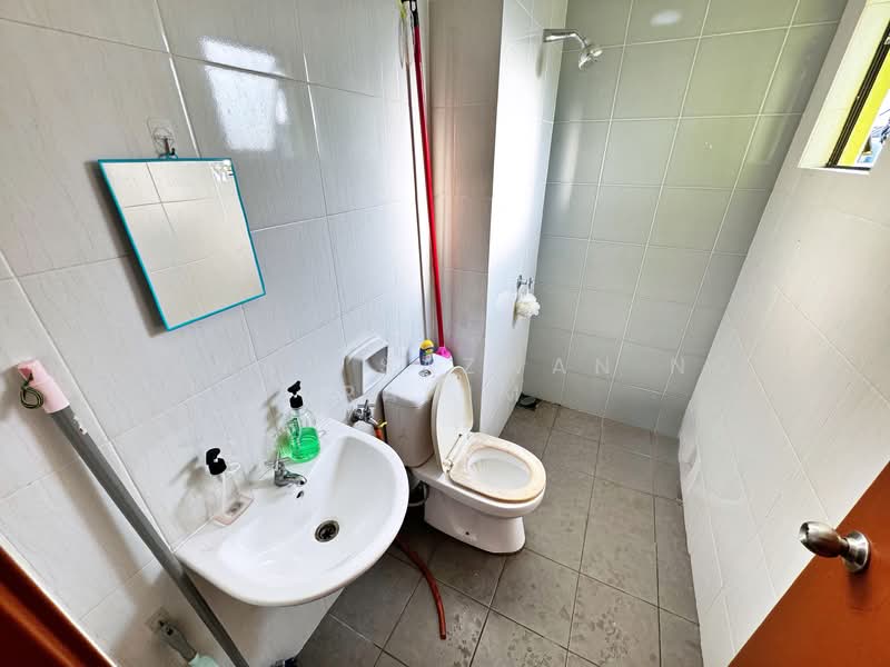 2-storey Terraced House for Sale in Taman Saujana KLIA (Sepang) - Herman Sazwan Nor Rahim - Bathroom - PropertyGuru.com.my