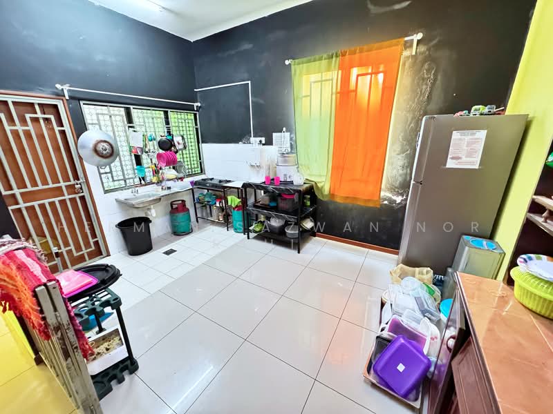2-storey Terraced House for Sale in Taman Saujana KLIA (Sepang) - Herman Sazwan Nor Rahim - Kitchen - PropertyGuru.com.my