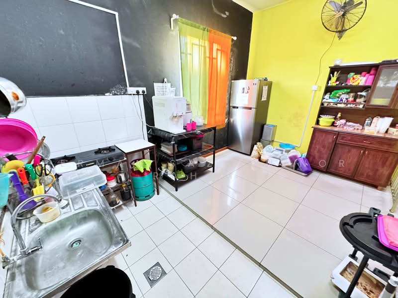 2-storey Terraced House for Sale in Taman Saujana KLIA (Sepang) - Herman Sazwan Nor Rahim - Kitchen - PropertyGuru.com.my