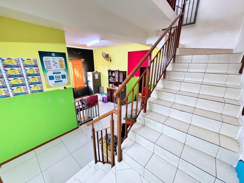 2-storey Terraced House for Sale in Taman Saujana KLIA (Sepang) - Herman Sazwan Nor Rahim - Stair - PropertyGuru.com.my