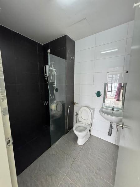 Kediaman Servis untuk Disewa di Utropolis Suites 2 - Wei Kit - Bathroom - PropertyGuru.com.my