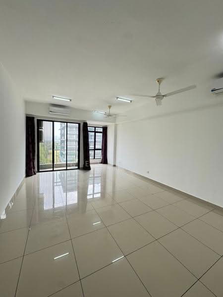 Kediaman Servis untuk Disewa di Utropolis Suites 2 - Wei Kit - Living Room - PropertyGuru.com.my