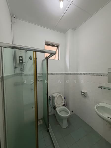 Townhouse for Rent in SS 23, Taman Sea (Petaling Jaya) - Joan Wong - Bathroom - PropertyGuru.com.my