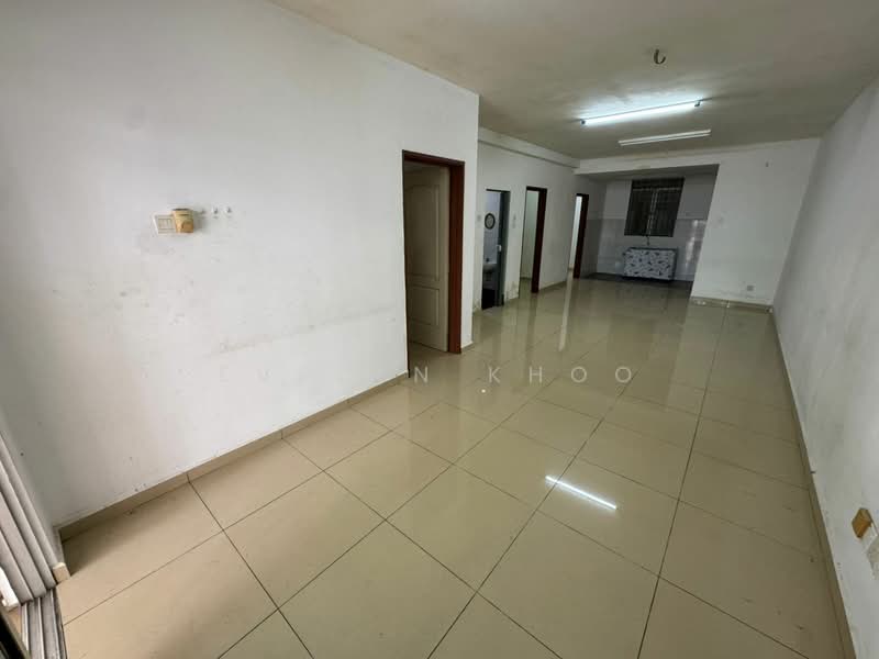 Townhouse for Sale in Seri Kembangan (Selangor) - Evelyn Khoo - Living Room - PropertyGuru.com.my